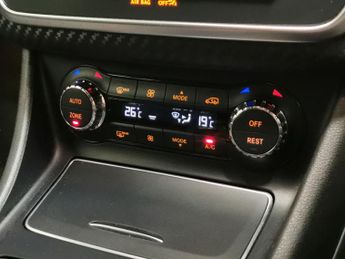 Mercedes-Benz A Class 2.1 A220d AMG Line 7G-DCT (177 ps) - KEYLESS-GO - CRUISE - HALF 