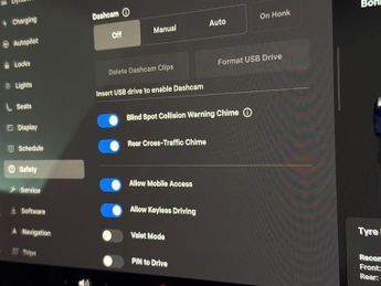 Tesla Model Y (Dual Motor) Long Range 4WDE (384 bhp) - HEATED STEERING - WIFI