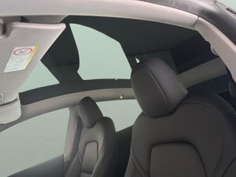 Tesla Model Y (Dual Motor) Long Range 4WDE (384 bhp) - HEATED STEERING - WIFI
