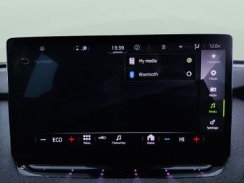 Skoda Enyaq iV 82kWh 80 (DC135kW) (204 ps) - SMARTLINK - REVERSE CAM - NAV