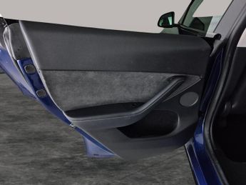 Tesla Model Y (Dual Motor) Long Range 4WDE (384 bhp) - LED - REVERSE CAM - NAV