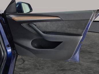 Tesla Model Y (Dual Motor) Long Range 4WDE (384 bhp) - LED - REVERSE CAM - NAV