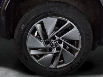 Nissan Qashqai 1.3 DIG-T MHEV Acenta Premium XTRON (158 ps) - REVERSE CAM