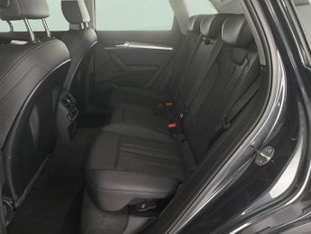 Audi Q5 2.0 TFSIe 50 Sport Plug-in S Tronic quattro 17.9kWh (299 ps) - R