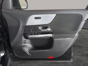 Mercedes-Benz EQA EQA 250+ 70.5kWh AMG Line (190 ps) - NAV - ADAPTIVE LIGHTS - MIR