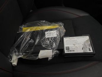 Mercedes-Benz EQA EQA 250+ 70.5kWh AMG Line (190 ps) - NAV - ADAPTIVE LIGHTS - MIR