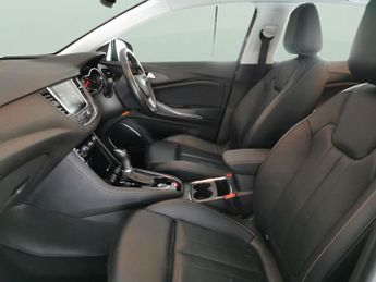 Vauxhall Grandland X 1.2 Turbo Elite Nav 8Spd (130 ps) - REVERSE CAM - NAV - LEATHER