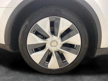 Tesla Model Y SUV RWD (346 ps) - HEATED STEERING - WIFI - BLIND SPOT ASSIST