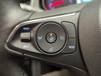 Vauxhall Grandland X 1.2 Turbo SRi Nav (130 ps) - BLIND SPOT ASSIST - SIGHT AND LIGHT