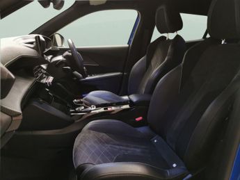 Peugeot E-2008 50kWh GT Premium (136 ps) - KEYLESS ENTRY - LED - REVERSE CAM