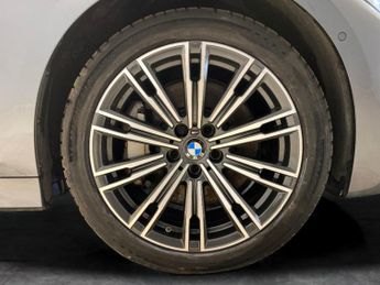 BMW 3 Series 2.0 330e 12kWh M Sport Plug-in (292 ps) - ACOUSTIC GLAZING