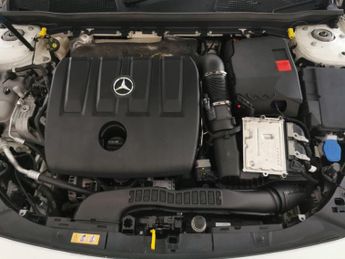 Mercedes-Benz A Class 1.5 A180d AMG Line 7G-DCT (116 ps) - LED - REVERSE CAM - NAV