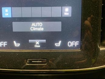Volvo XC40 1.5h T5 Twin Engine Recharge 10.7kWh R-Design Pro Plug-in (262 p