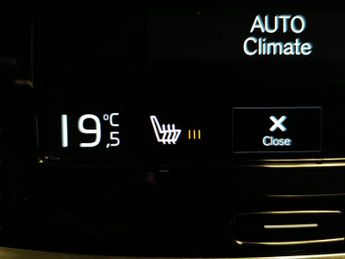 Volvo V90 2.0 D4 Momentum (190 ps) - SENSUS SAT NAV - PARK ASSIST - LED