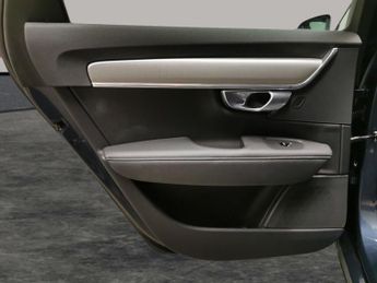 Volvo V90 2.0 D4 Momentum (190 ps) - SENSUS SAT NAV - PARK ASSIST - LED