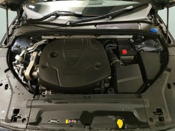 Volvo V90 2.0 D4 Momentum (190 ps) - SENSUS SAT NAV - PARK ASSIST - LED