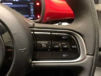 Fiat 500e 42kWh RED (118 ps) - KEYLESS START - DAB - USB AUDIO