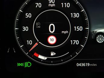 Jaguar F-PACE 2.0 D180 Chequered Flag AWD (180 ps) - REVERSE CAM - NAV - HEATE