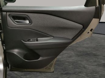 Nissan Qashqai 1.3 DIG-T MHEV Acenta Premium XTRON (158 ps) - BLIND SPOT ASSIST