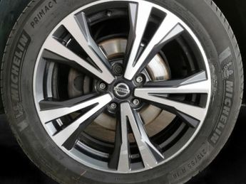 Nissan Qashqai 1.3 DIG-T N-Connecta DCT (160 ps) - NAV - GLASS ROOF PACK - LANE