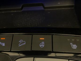 Hyundai Tucson 1.6 h T-GDi 13.8kWh Premium Plug-in 4WD (265 ps) - HEATED SEATS