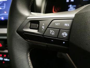 Seat Ibiza 1.0 TSI XCELLENCE DSG (110 ps) - SD CARD MEDIA INPUT - CLIMATE C