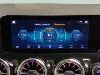 Mercedes-Benz EQA EQA 250+ 70.5kWh AMG Line (190 ps) - NAV - MIRROR PACKAGE - COMF