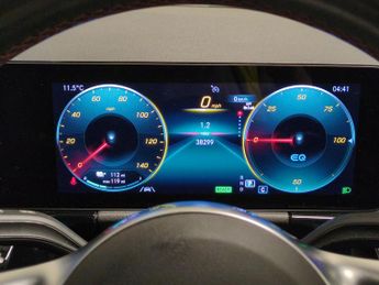 Mercedes-Benz EQA EQA 250+ 70.5kWh AMG Line (190 ps) - NAV - MIRROR PACKAGE - COMF