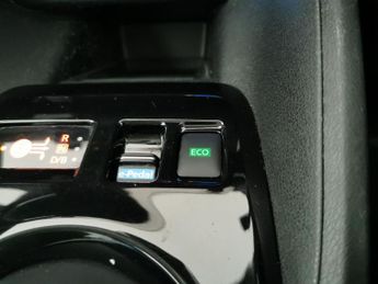Nissan Leaf 40kWh Tekna (150 ps) - LED - REVERSE CAM - NAV