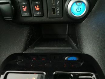 Nissan Leaf 40kWh Tekna (150 ps) - LED - REVERSE CAM - NAV