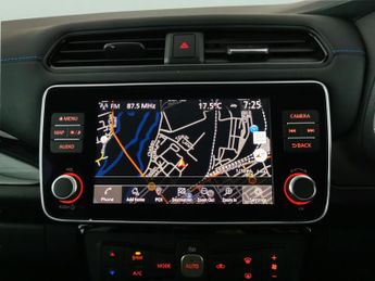 Nissan Leaf 40kWh Tekna (150 ps) - LED - REVERSE CAM - NAV