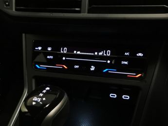 Volkswagen Polo 1.0 TSI R-Line DSG (95 ps) - BLUETOOTH - DIGITAL DASH - PADDLE S