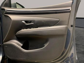 Hyundai Tucson 1.6 h T-GDi Premium (230 ps) - NAV - HEATED STEERING - BLIND SPO