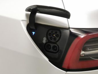 Tesla Model Y SUV RWD (346 ps) - WIFI - BLIND SPOT ASSIST - BLUETOOTH