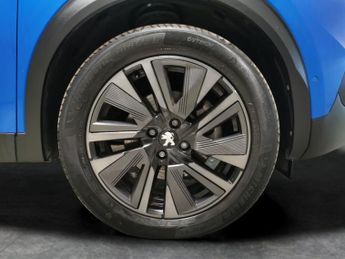 Peugeot E-2008 50kWh GT Premium (136 ps) - KEYLESS ENTRY - LED - REVERSE CAM