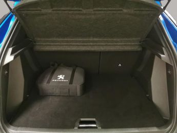 Peugeot E-2008 50kWh GT Premium (136 ps) - KEYLESS ENTRY - LED - REVERSE CAM