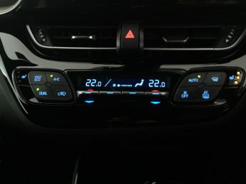 Toyota C-HR 2.0 VVT-h Excel CVT (184 ps) - REVERSE CAM - NAV - HEATED LEATHE