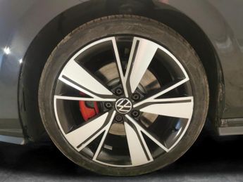 Volkswagen Golf 2.0 TDI GTD DSG (200 ps) - HEATED STEERING - WIFI - BLIND SPOT A