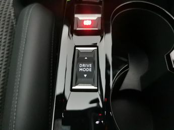 Peugeot E-2008 50kWh GT (7kW Charger) (136 ps) - REVERSE CAM - NAV - HEATED SEA
