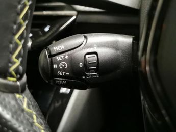 Peugeot E-2008 50kWh GT (7kW Charger) (136 ps) - LED - REVERSE CAM - NAV