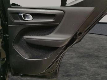 Volvo XC40 1.5 T3 R-Design (163 ps) - PARK ASSIST - LED - LANE DEPARTURE