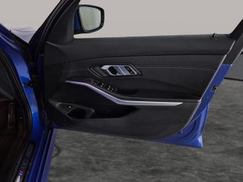 BMW 3 Series 2.0 330e 12kWh M Sport Plug-in (292 ps) - REVERSE CAM - HEATED S