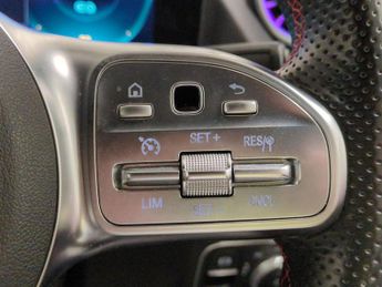 Mercedes-Benz EQA EQA 250+ 70.5kWh AMG Line (190 ps) - NAV - MIRROR PACKAGE - COMF