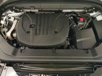 Volvo XC60 2.0 B5 MHEV Momentum AWD (250 ps) - PARK ASSIST - LED - HEATED L