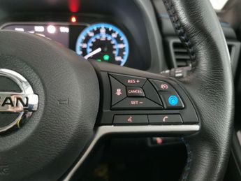 Nissan Leaf 40kWh Tekna (150 ps) - LED - REVERSE CAM - NAV