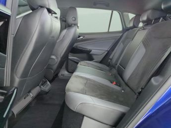 Volkswagen ID.4 Pure 52kWh Life (148 ps) - KEYLESS ENTRY - PARK ASSIST - LED