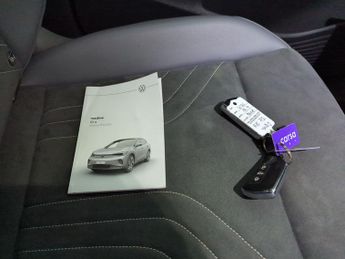 Volkswagen ID.4 Pure 52kWh Life (148 ps) - KEYLESS ENTRY - PARK ASSIST - LED