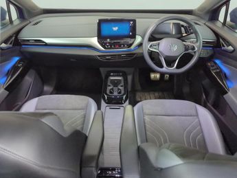 Volkswagen ID.4 Pure 52kWh Life (148 ps) - KEYLESS ENTRY - PARK ASSIST - LED