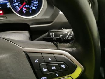 Volkswagen Tiguan 2.0 TDI Life DSG (150 ps) - NAV - BLUETOOTH - PARK SENSORS