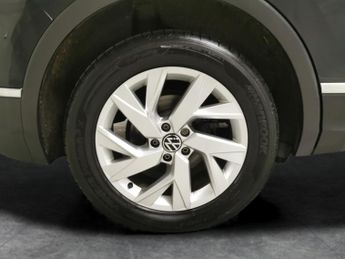 Volkswagen Tiguan 2.0 TDI Life DSG (150 ps) - NAV - BLUETOOTH - PARK SENSORS